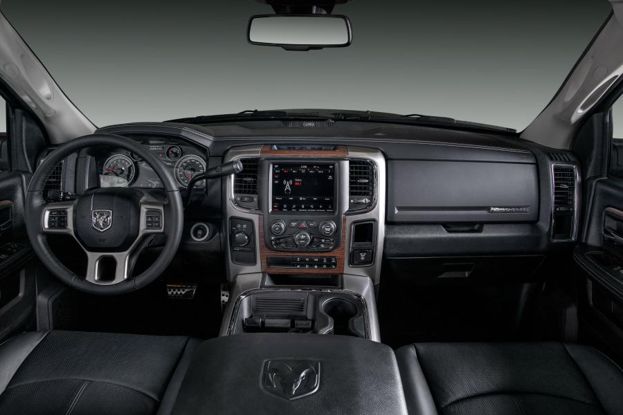 Торпедо Ram 2500 Laramie Crew Cab 2018 года  (LA) (фото 10 из 11)